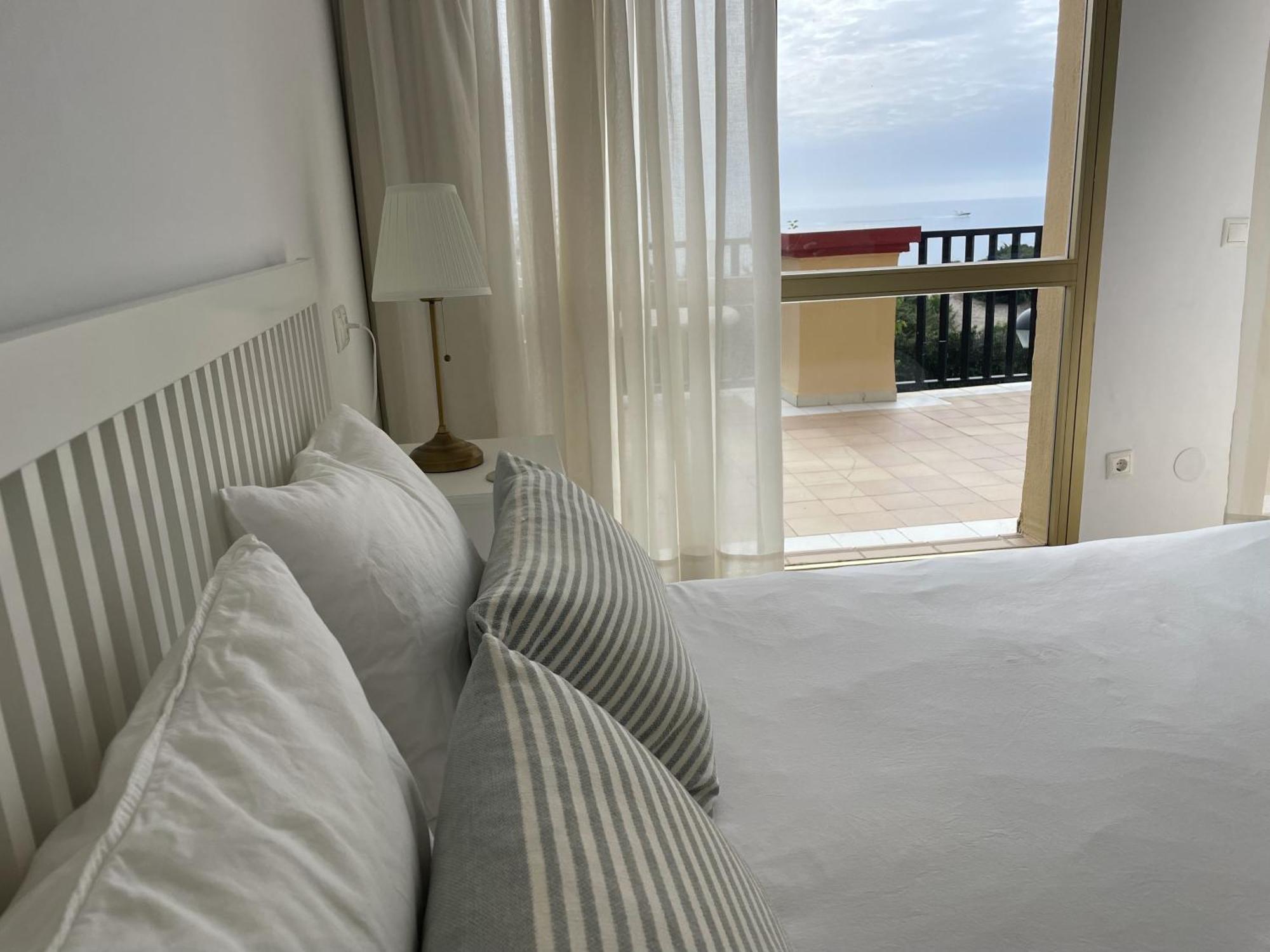 Estudio Con Insuperables Vistas Al Mar: Aparcamiento Marbella Buitenkant foto